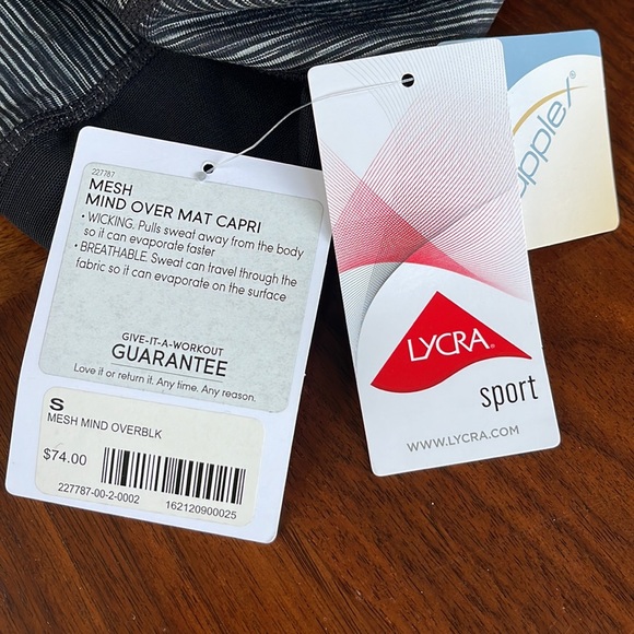 NWT ATHLETA MIND OVER MAT CAPRI LEGGINGS - SIZE SM - Picture 6 of 8